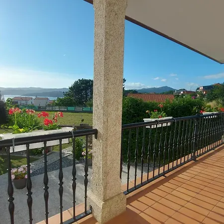 Casa Mamá Luisa Porto do Son